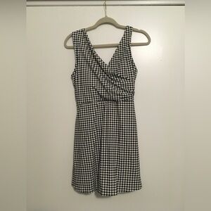 Land's End Tummy Control Gingham Swim Dress Size 8 Black White